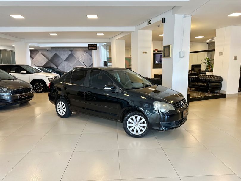 VolksWagen Polo Sedan 1.6 Mi Total Flex 8V 4p