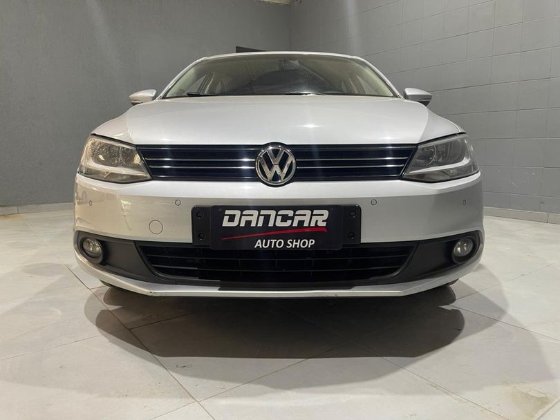 VolksWagen JETTA Comfortline 2.0 T.Flex 8V 4p Tipt.