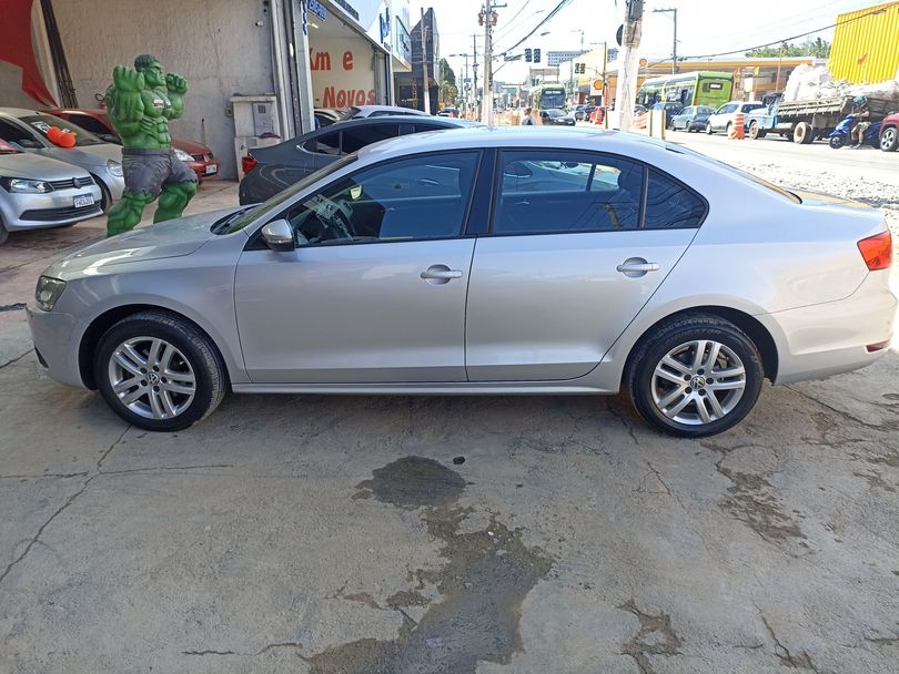 VolksWagen JETTA Comfortline 2.0 T.Flex 8V 4p Tipt.