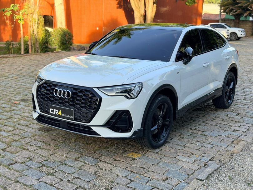 Audi Q3 SPB Perf. Black 2.0 TFSI Tipt. Quat.