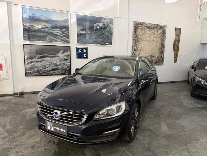 Volvo V60 T-4 MOMENTUM 2.0 190cv 5p
