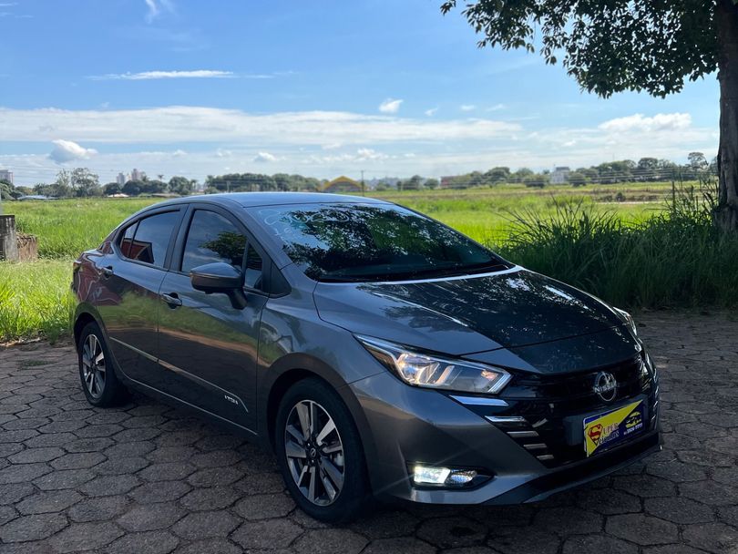 Nissan VERSA Advance 1.6 16V Flex Aut.