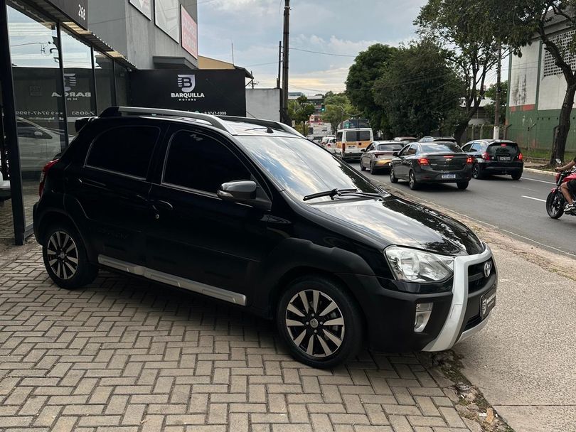 Toyota ETIOS CROSS 1.5 Flex 16V 5p Mec.