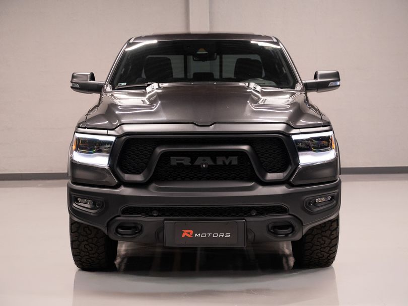 RAM 1500 REBEL 5.7 HEMI CD V8 4x4 Aut.