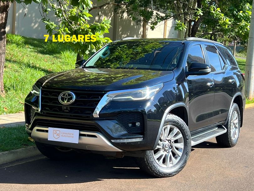 Toyota Hilux SW4 SRX 4x4 2.8 TDI 16V Dies. Aut.