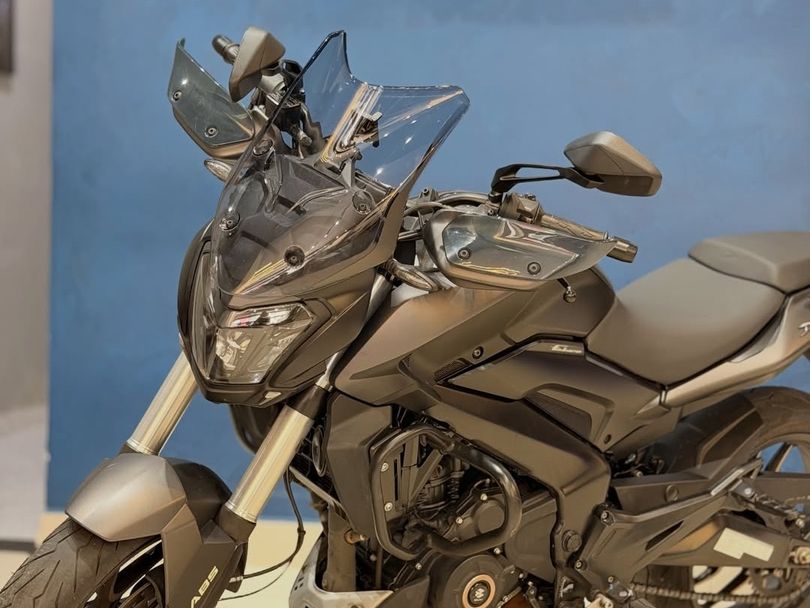 BAJAJ DOMINAR 400 
