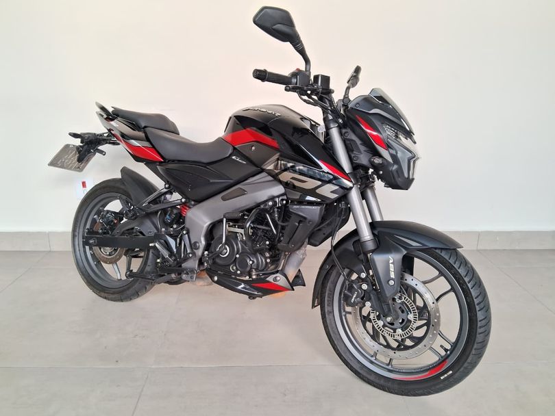 BAJAJ DOMINAR NS160
