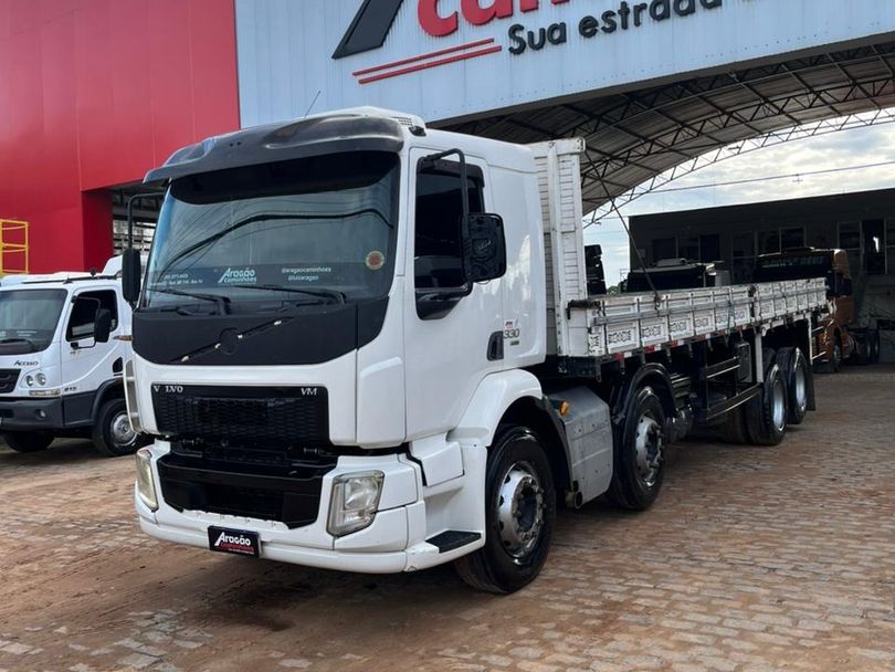 VOLVO VM 330 8x2 2p (diesel) (E5)