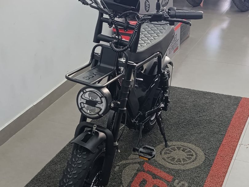 V8 ULTRA MINI V8 ULTRA MINI 02