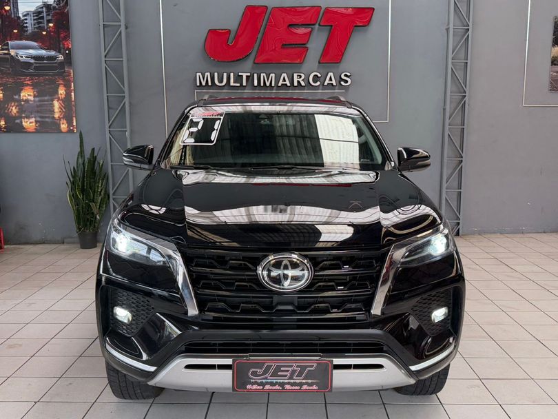 Toyota Hilux SW4 SRX 4x4 2.8 TDI 16V Dies. Aut.