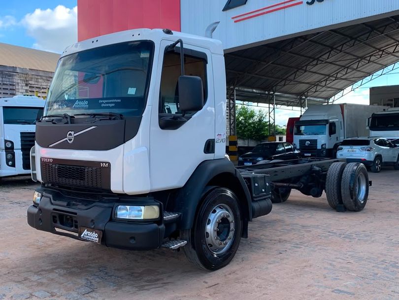 VOLVO VM 270 4x2 2p (diesel) (E5)