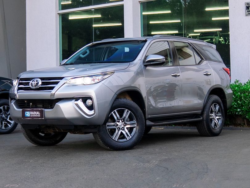 Toyota Hilux SW4 SRV 4x2 2.7 Flex 16V Aut.