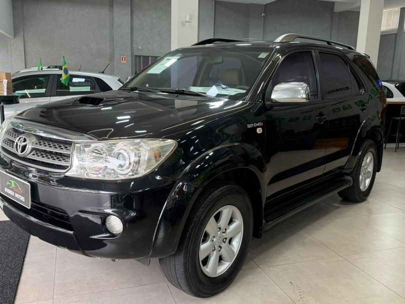 Toyota Hilux SW4 SRV D4-D 4x4 3.0 TDI Dies. Aut
