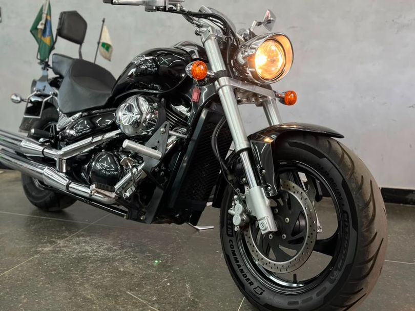SUZUKI Motos M800