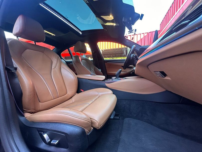 BMW 530e Luxury 2.0 Turbo (Híbrido)