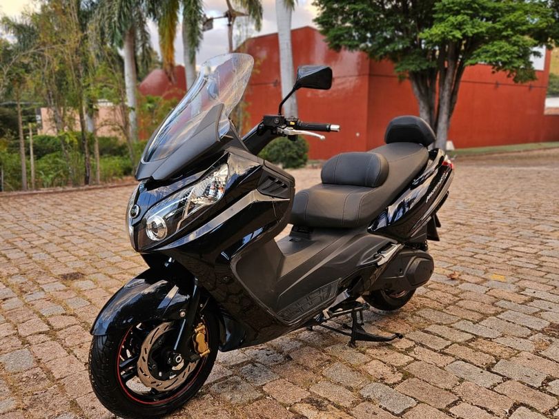 DAFRA MAXSYM 400i