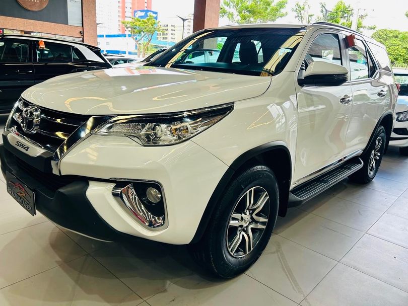 Toyota Hilux SW4 SRV 4x2 2.7 Flex 16V Aut.