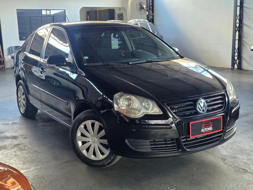VolksWagen Polo Sedan 1.6 Mi Total Flex 8V 4p