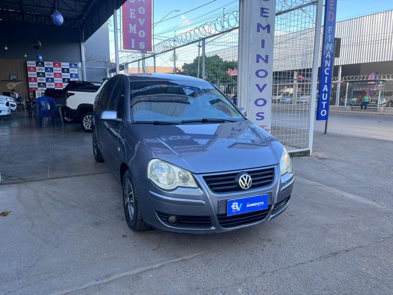 VolksWagen Polo Sedan 1.6 Mi Total Flex 8V 4p