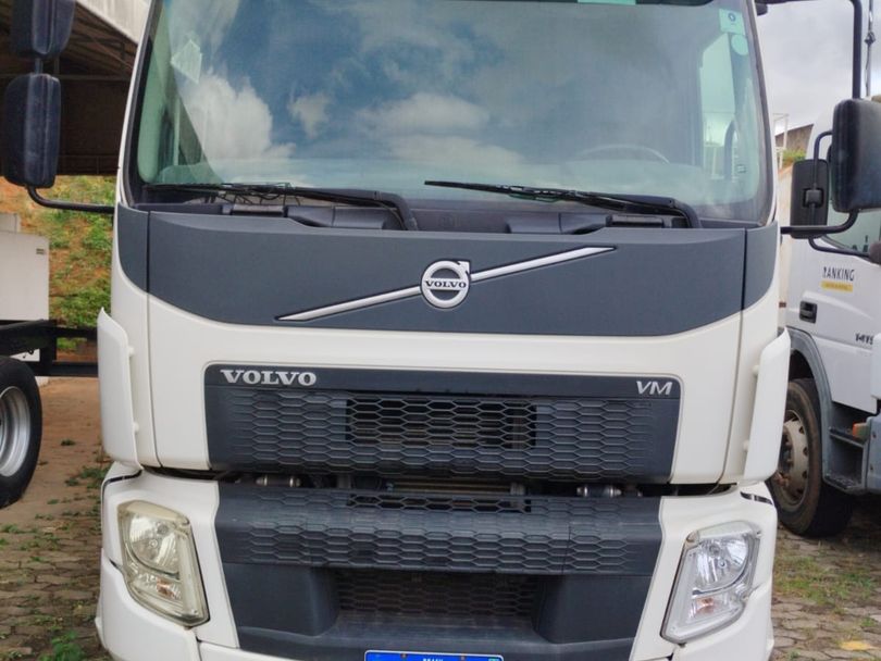 VOLVO VM 330 8x2 2p (diesel) (E5)