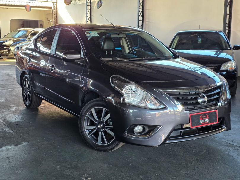 Nissan VERSA UNIQUE 1.6 16V FlexStart 4p Aut.