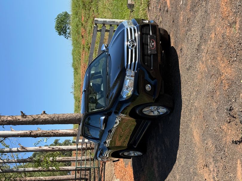 Toyota Hilux CD SRV 4x4 2.7 Flex 16V Aut.