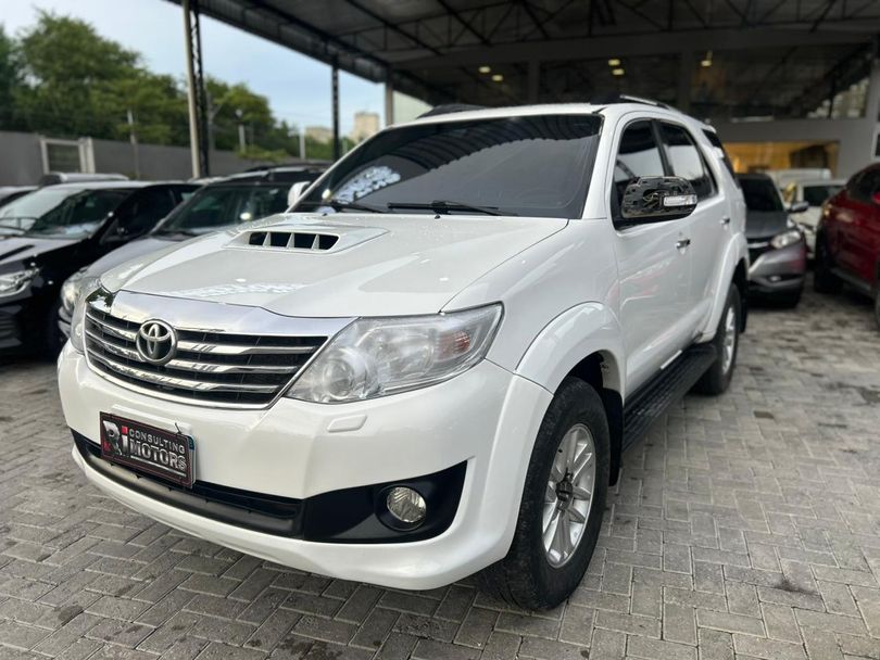 Toyota Hilux SW4 SRV D4-D 4x4 3.0 TDI Dies. Aut