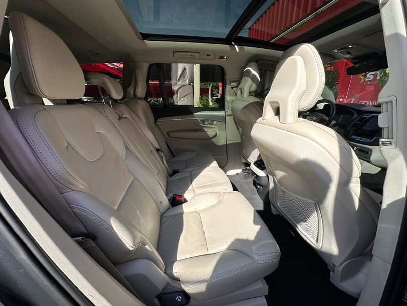 Volvo XC 90 T-6 MOMENTUM 2.0 320cv 5P