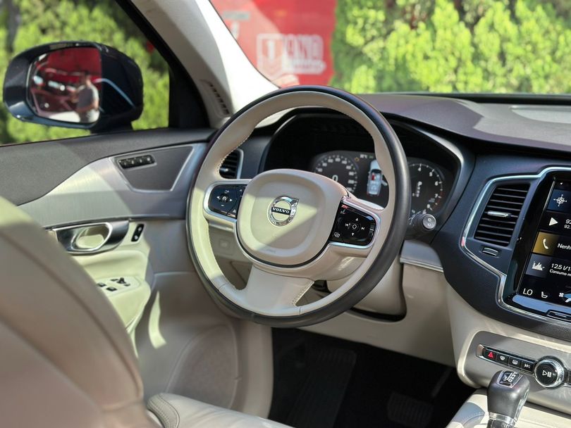 Volvo XC 90 T-6 MOMENTUM 2.0 320cv 5P