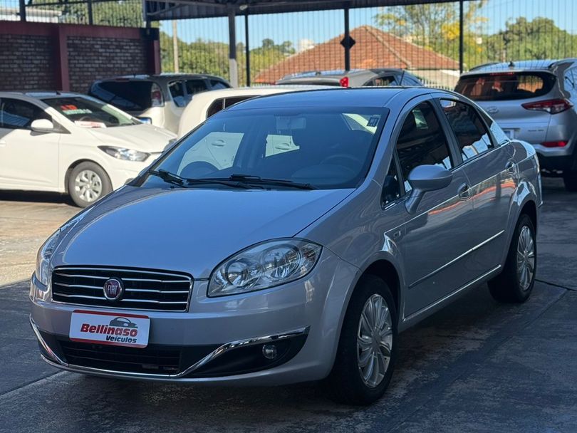 Fiat LINEA ESSENCE Dualogic 1.8 Flex 16V 4p