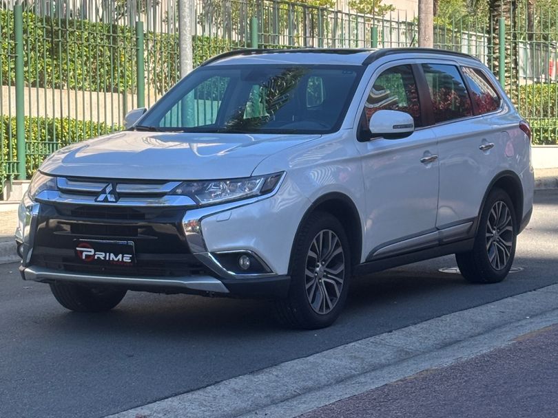 Mitsubishi OUTLANDER 2.2 165cv Diesel Aut.