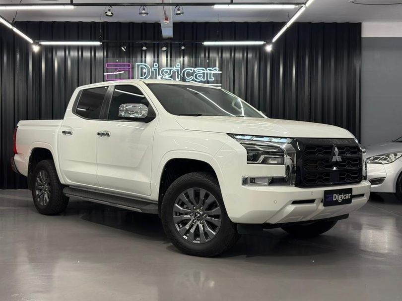 Mitsubishi Triton HPE-S 2.4 CD 4x4 TB Diesel Aut.
