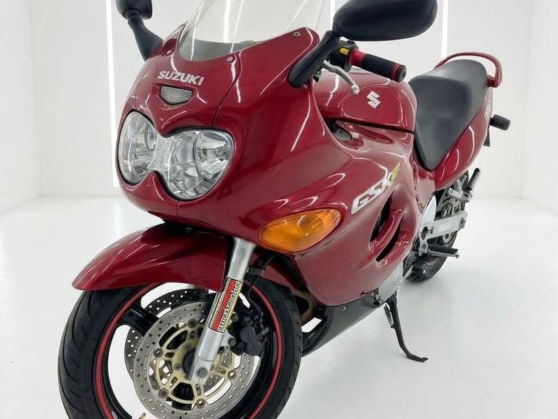 SUZUKI GSX 750 F