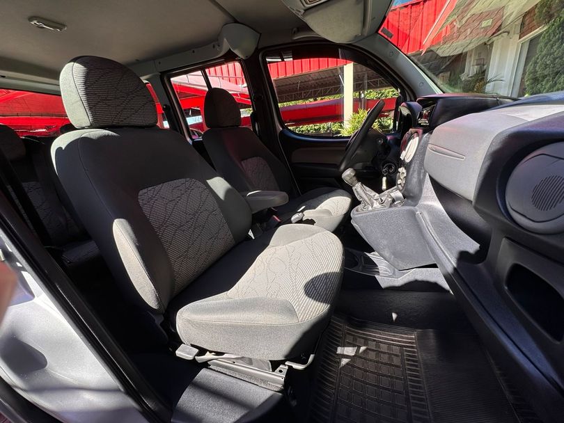 Fiat Doblo ESSENCE 1.8 Flex 16V 5p