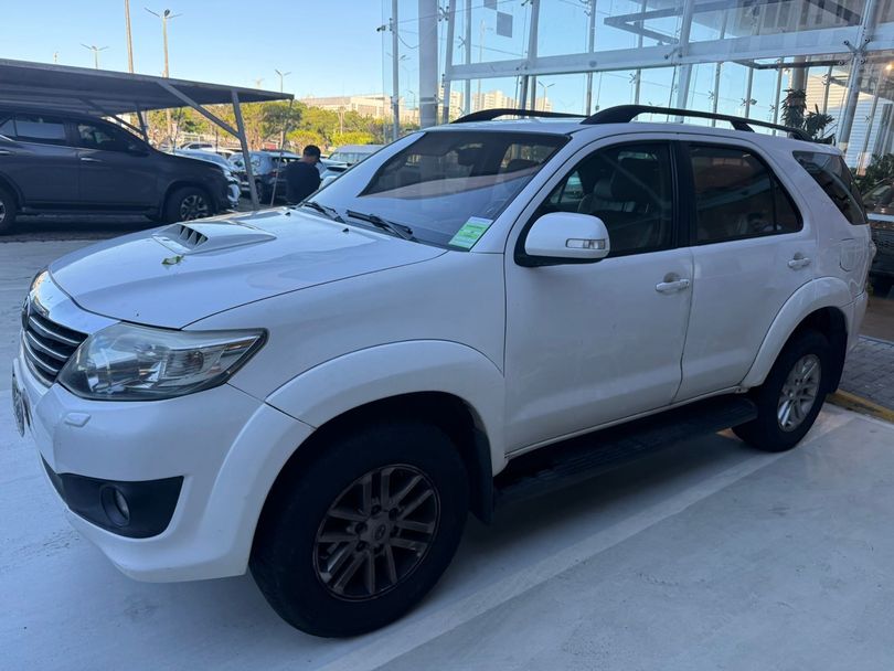 Toyota Hilux SW4 SRX Plat. 4x4 2.8 TB Die. Aut.