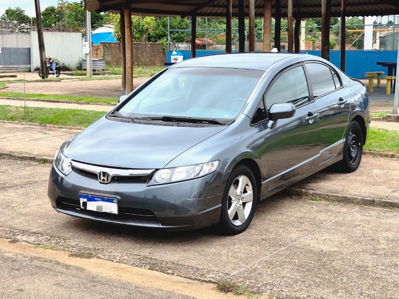 Honda Civic Sedan LXS 1.8/1.8 Flex 16V Aut. 4p