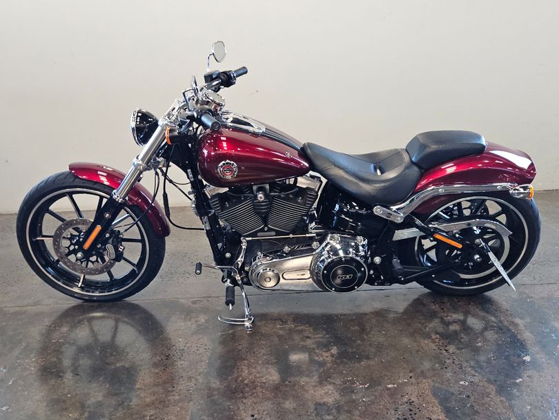 Harley SOFTAIL BREAKOUT FXSB