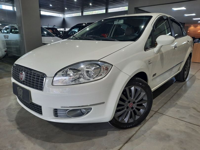 Fiat LINEA ESSENCE Dualogic 1.8 Flex 16V 4p