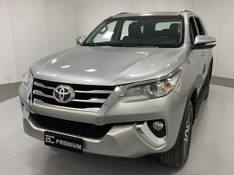 Toyota Hilux SW4 SR 4x2 2.7/ 2.7 Flex 16V Aut.