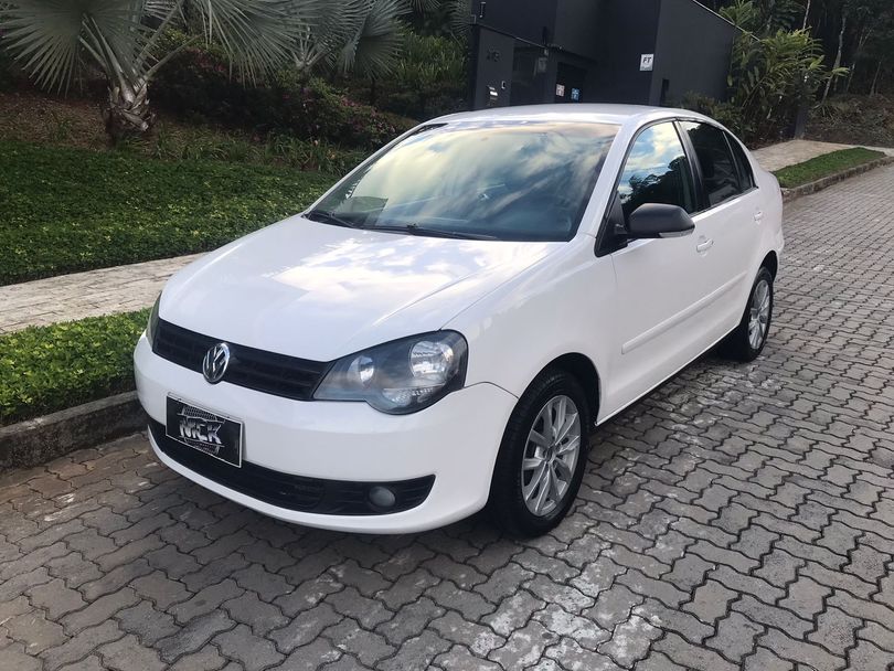 VolksWagen Polo Sedan 1.6 Mi Total Flex 8V 4p