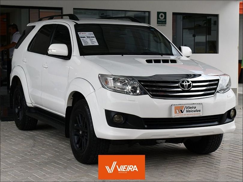 Toyota Hilux SW4 SRV D4-D 4x4 3.0 TDI Dies. Aut