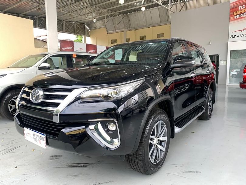Toyota Hilux SW4 SRX 4x4 2.8 TDI 16V Dies. Aut.