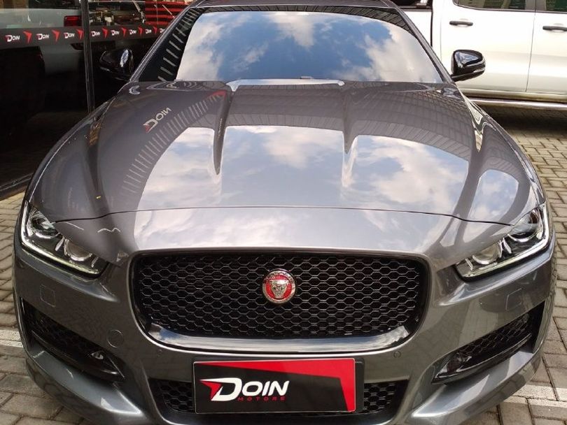 Jaguar XE 2.0 Turbocharged R-Sport Aut.