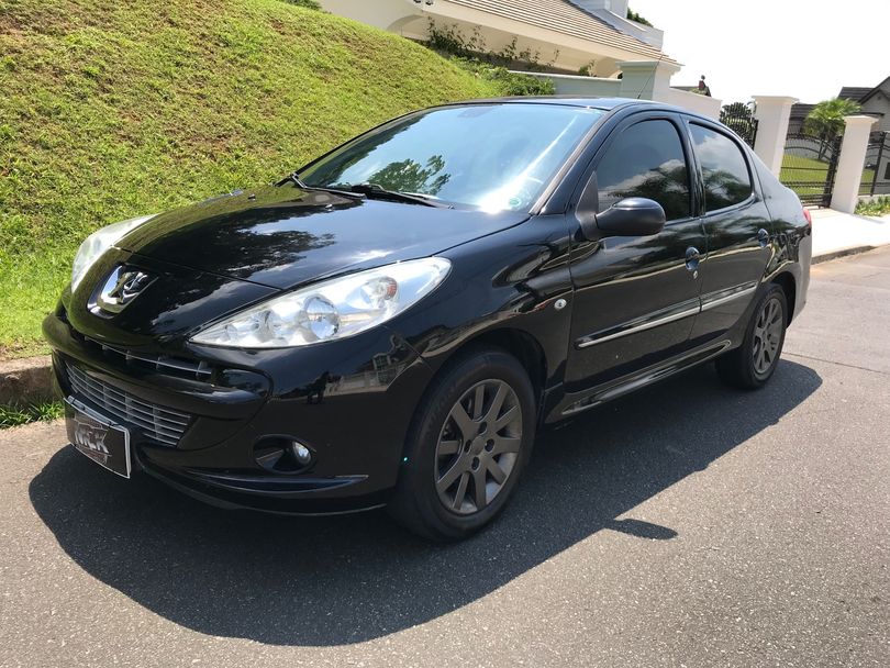 Peugeot 207 Sed. Passion XR Sport 1.4 Flex 8V 4p