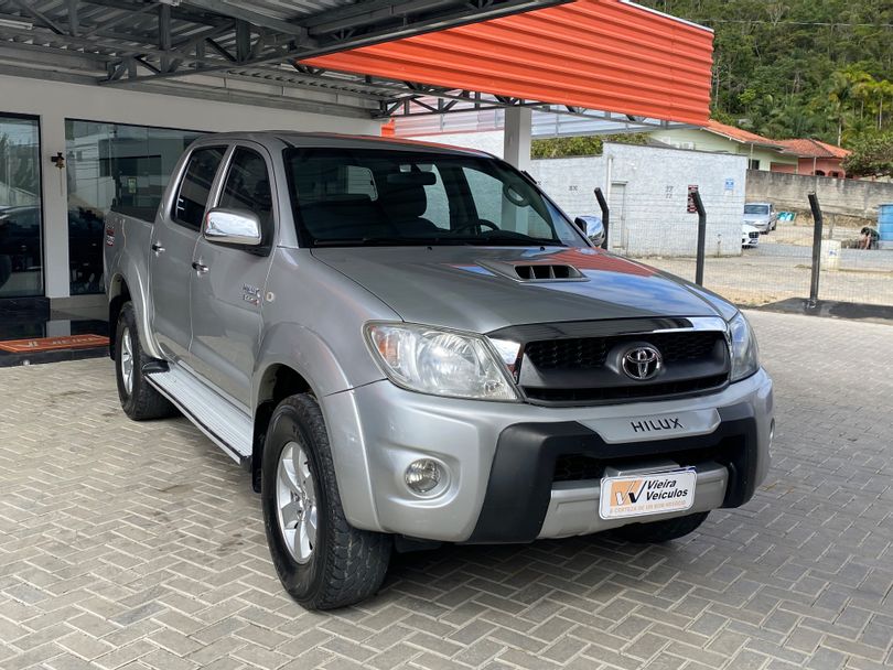 Toyota Hilux CD SRV D4-D 4x4 3.0 TDI Diesel Aut