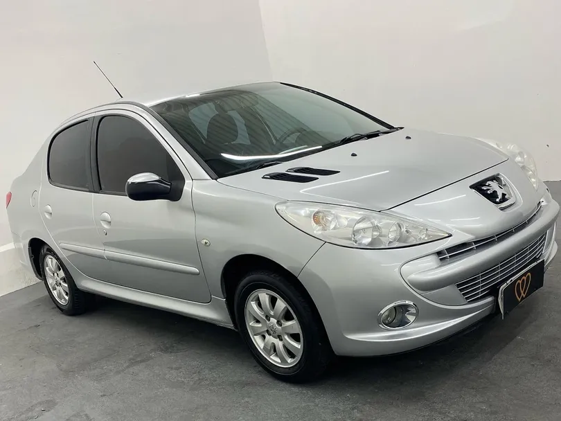 Peugeot 207 Sedan Passion XR 1.4 Flex 8V 4p