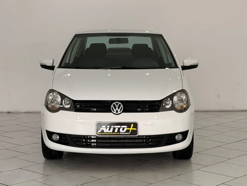 VolksWagen Polo Sedan 1.6 Mi Total Flex 8V 4p