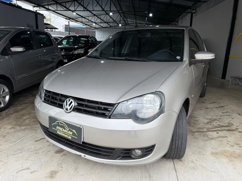 VolksWagen Polo Sedan 1.6 Mi Total Flex 8V 4p