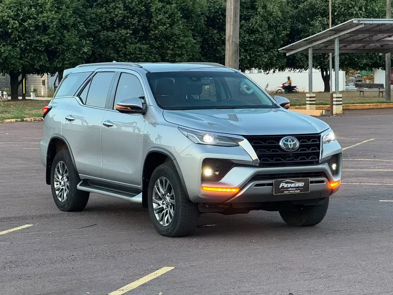 Toyota Hilux CD SRX 4x4 2.8 TDI 16V Diesel Aut.
