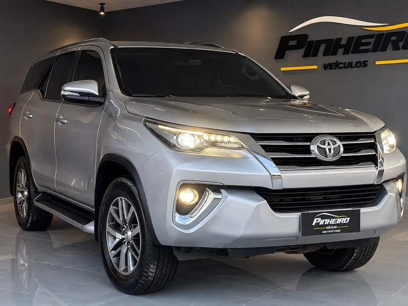 Toyota Hilux CD SRX 4x4 2.8 TDI 16V Diesel Aut.
